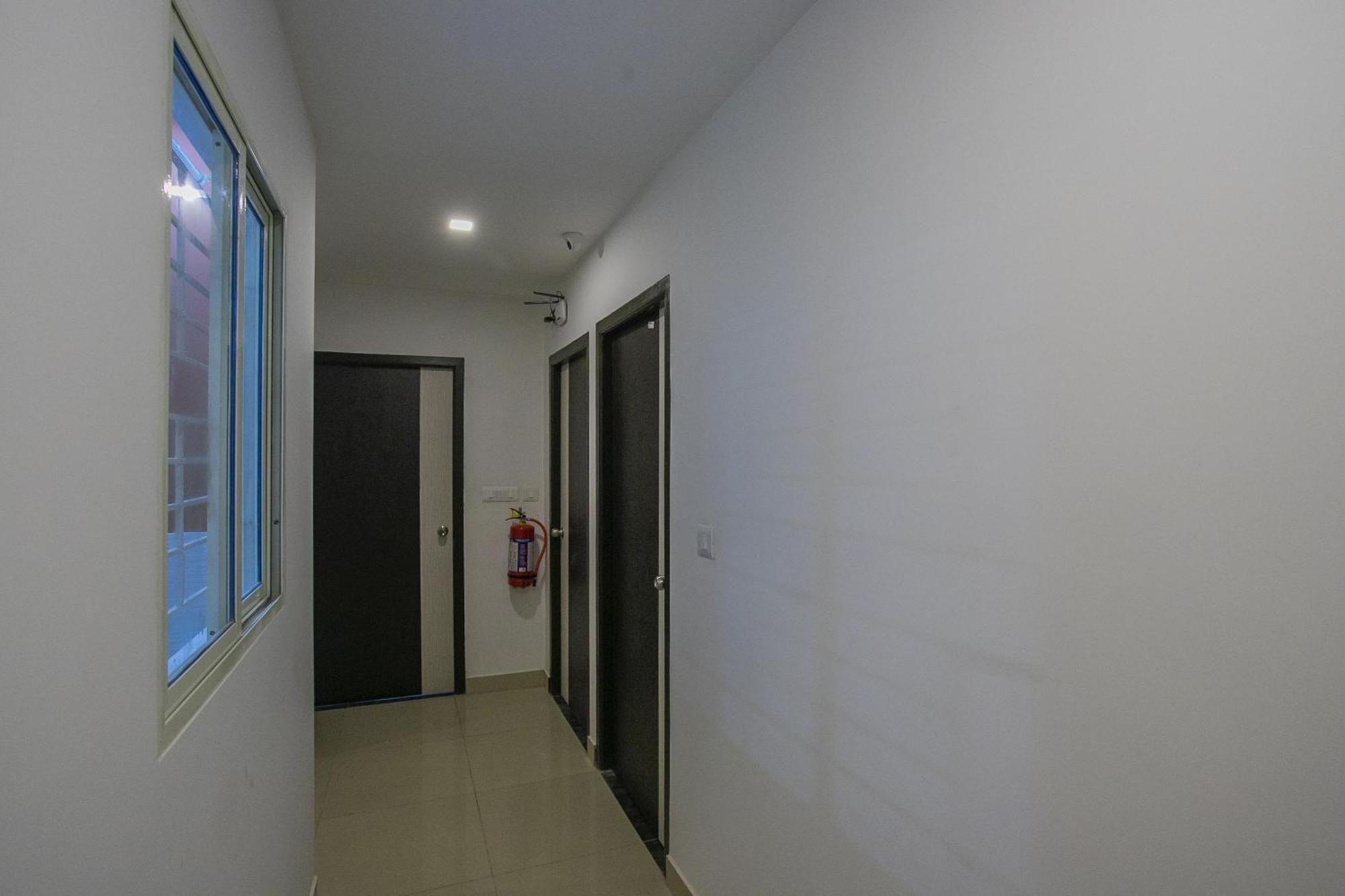 Hotel O Varcity Phi Premium Pavilion ,Above Hdfc Bank ,Near Anjaneya Temple Madiwala, Hosur Main R Bangalore Exterior foto