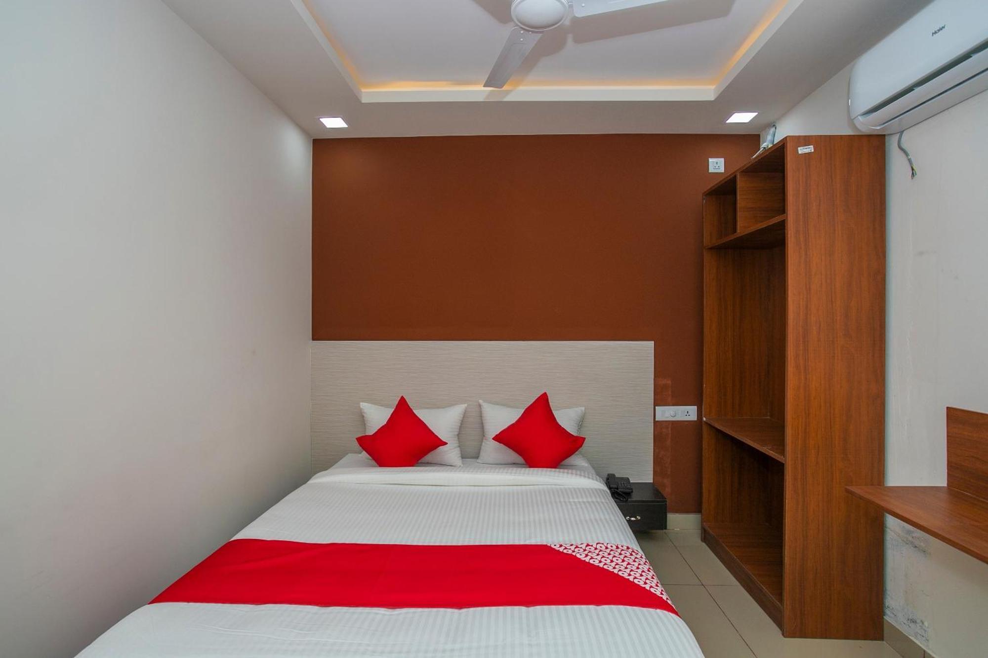 Hotel O Varcity Phi Premium Pavilion ,Above Hdfc Bank ,Near Anjaneya Temple Madiwala, Hosur Main R Bangalore Exterior foto